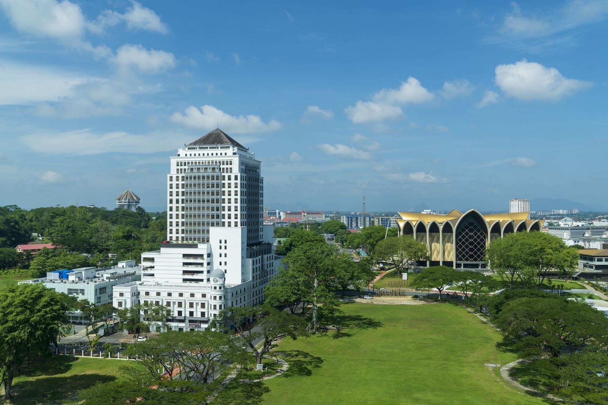 The Waterfront Hotel Kuching Esterno foto