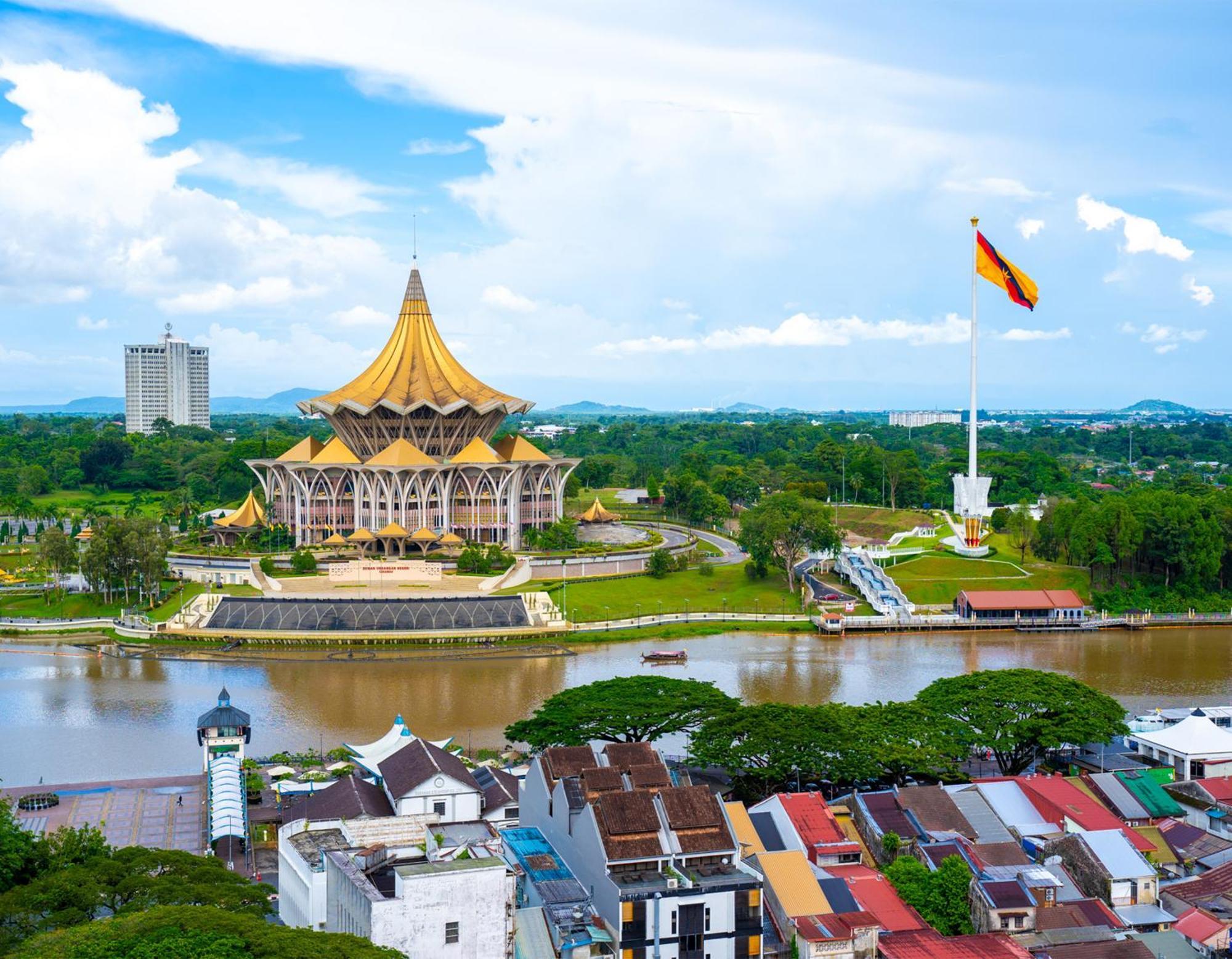 The Waterfront Hotel Kuching Esterno foto